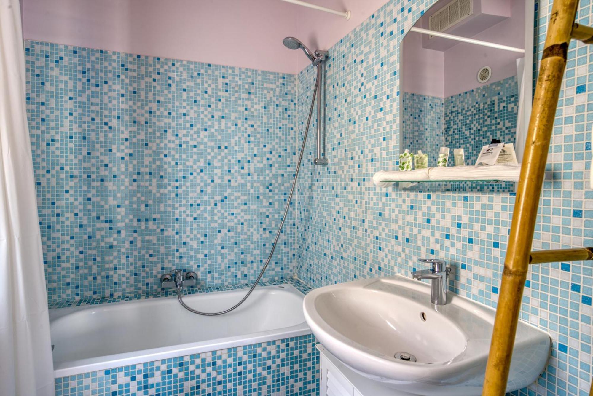 Typique - 2 Bedrooms,typical Apartment-old Town * Nizza