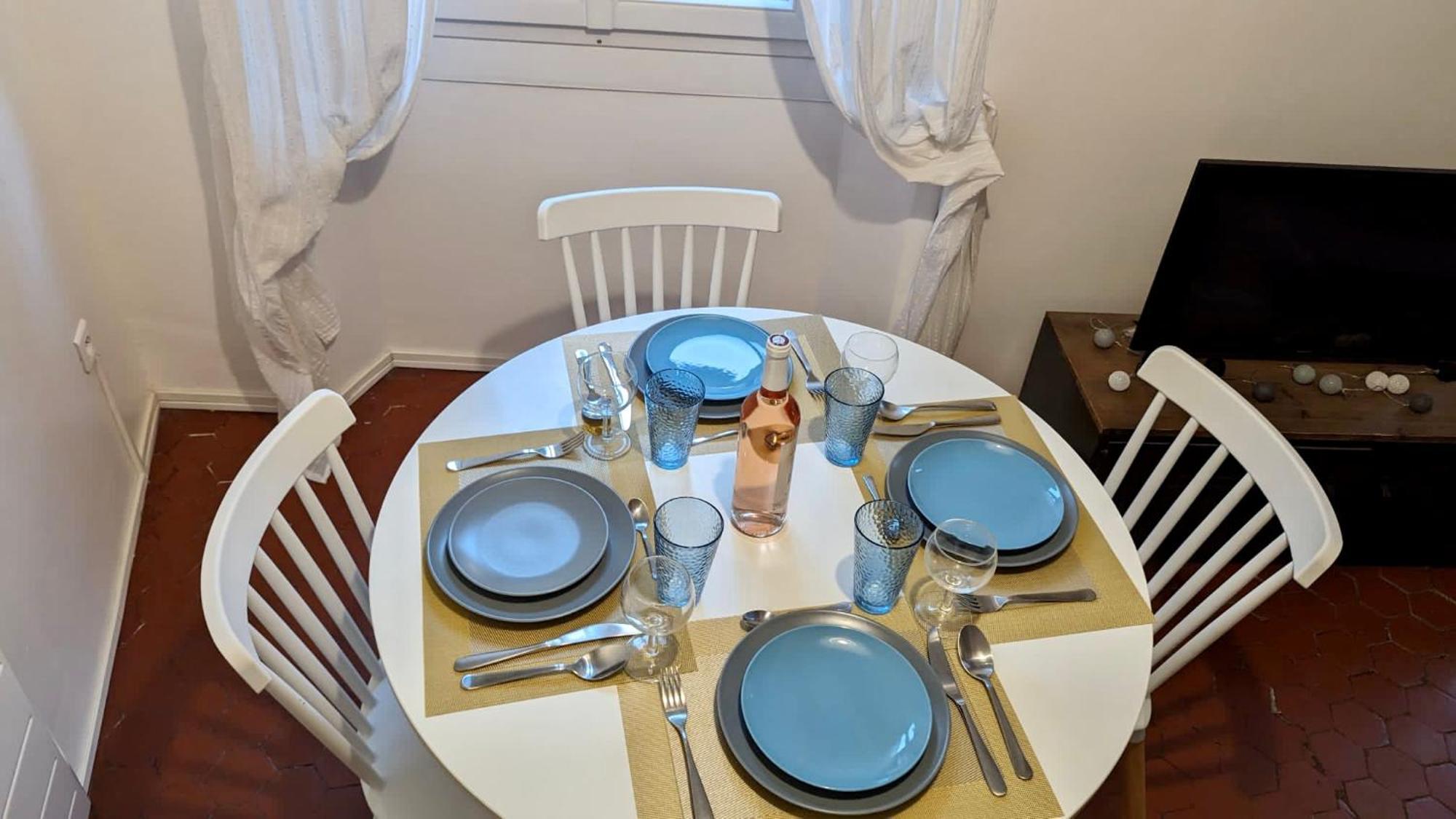 Appartement Typique - 2 Bedrooms,typical Apartment-old Town Nice